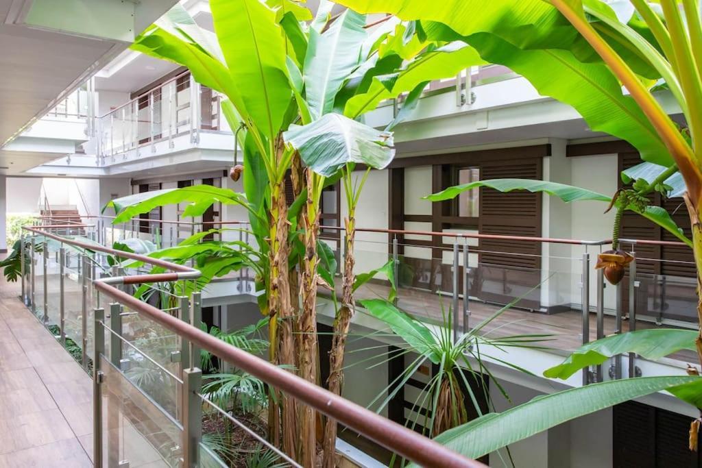 Апартаменты A7- 2 Bdr Sea & Mountain View - Ac, Parking, Pool & Terrace Антиб Экстерьер фото