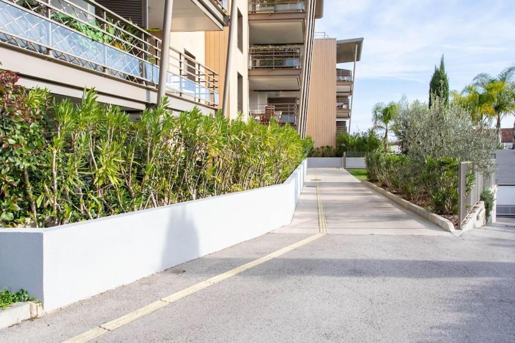 Апартаменты A7- 2 Bdr Sea & Mountain View - Ac, Parking, Pool & Terrace Антиб Экстерьер фото